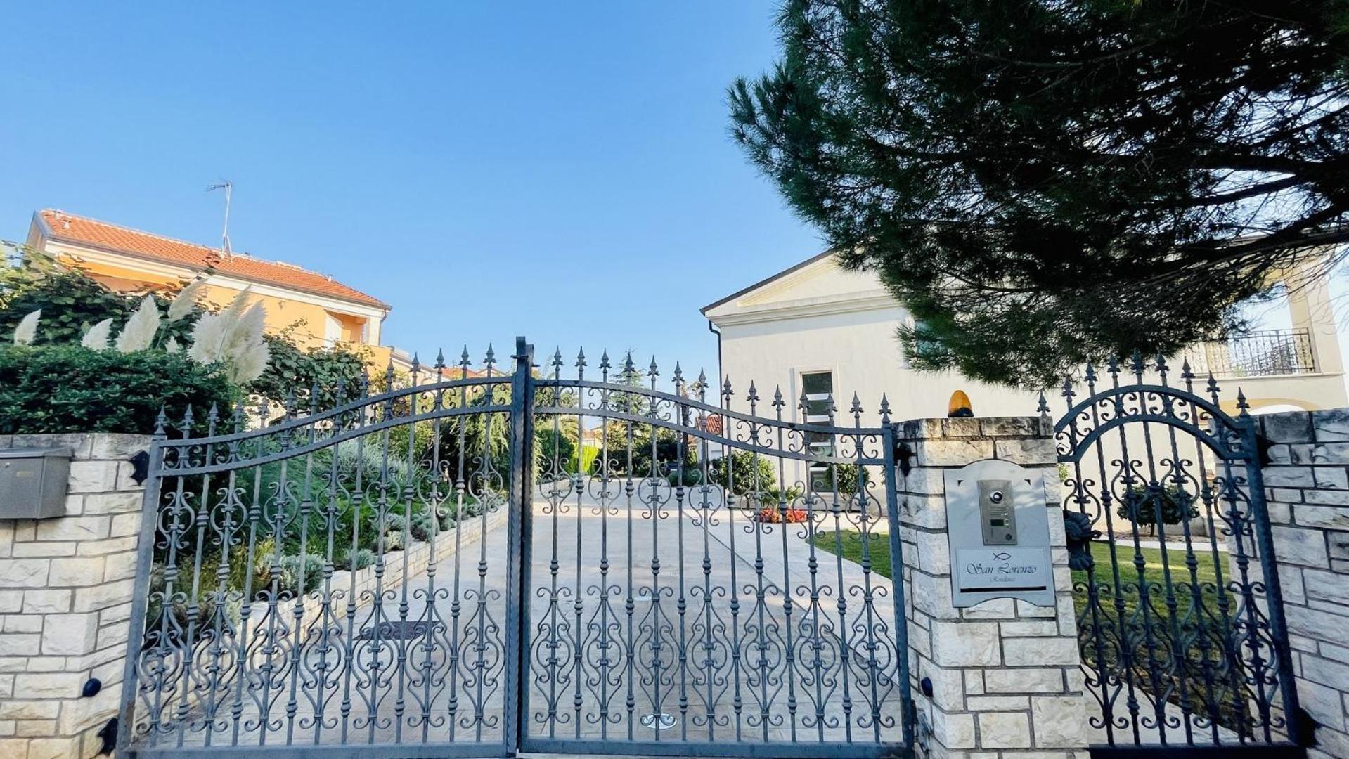 Sea View Residence Lovrečica Exterior foto